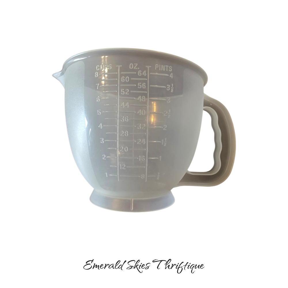 Vintage Tupperware Mix-N-Stor 8 Cup 2 QT Measuring Bowl NO LID. Free ship - Picture 3 of 3